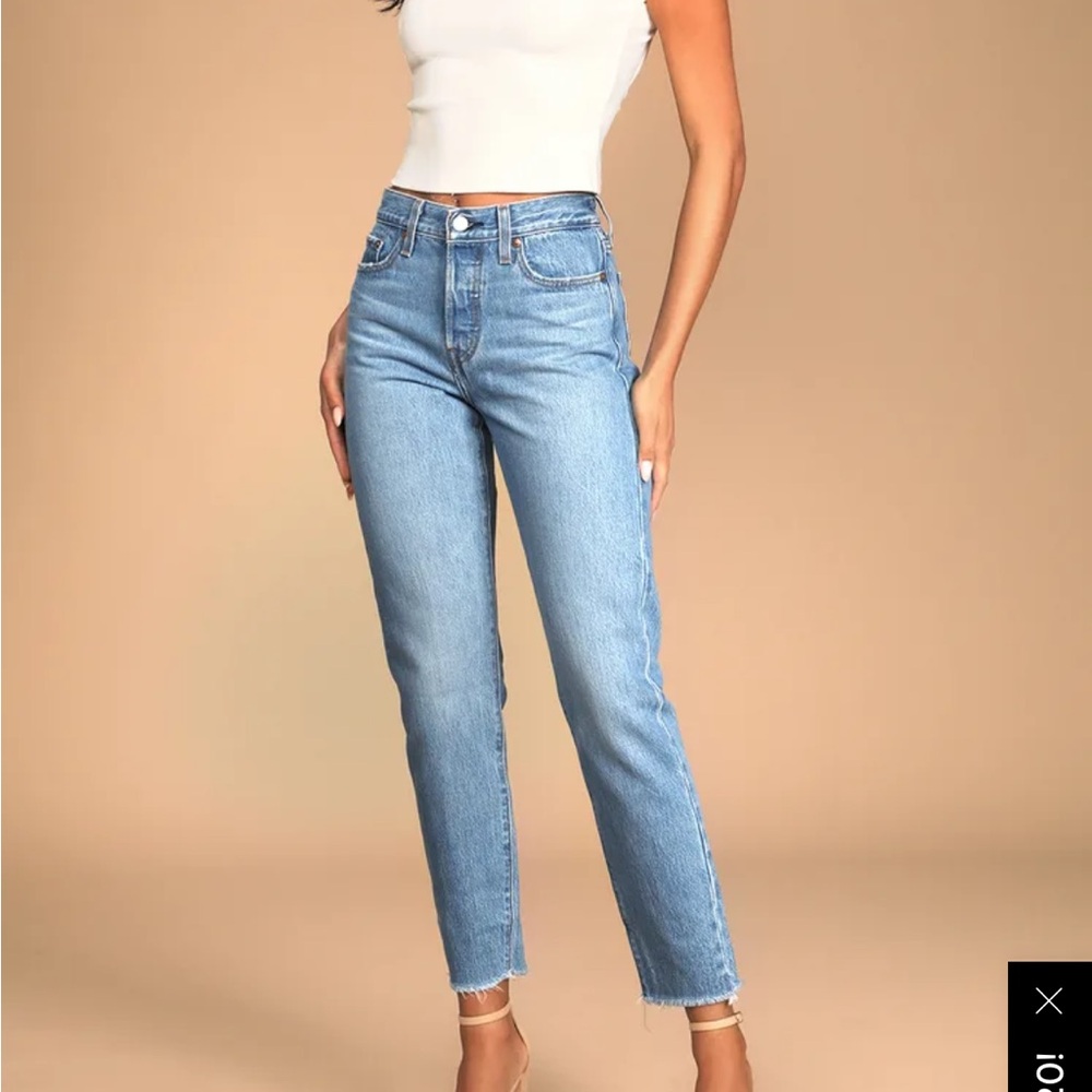 Levi Wedgie Straight Jean